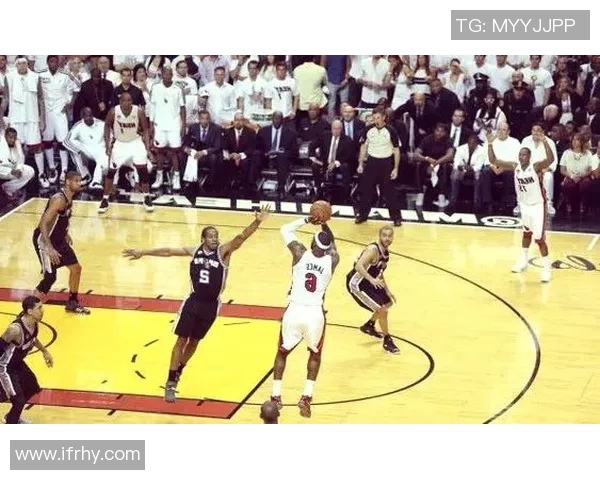 2012年NBA总决赛首战回顾：马刺对决热火的经典对抗与精彩瞬间