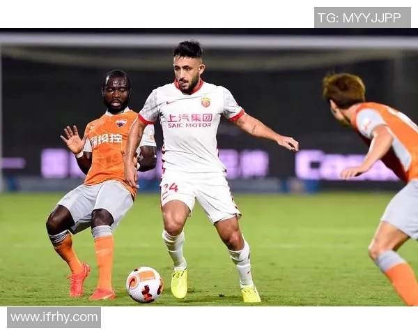 上海足球队的速度之谜：如何在赛场上实现快速突破与战术创新