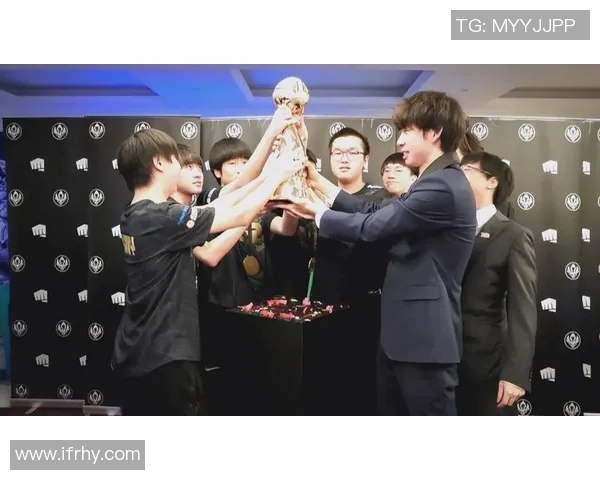 RNG战队在英雄联盟赛场上的经验变革与战术创新探讨